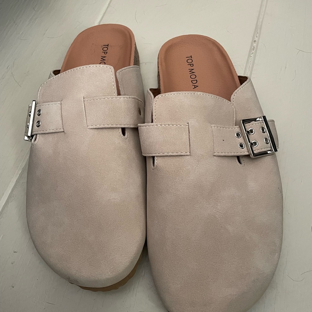 TOP Moda Cream Suede Buckle Slide Mules
